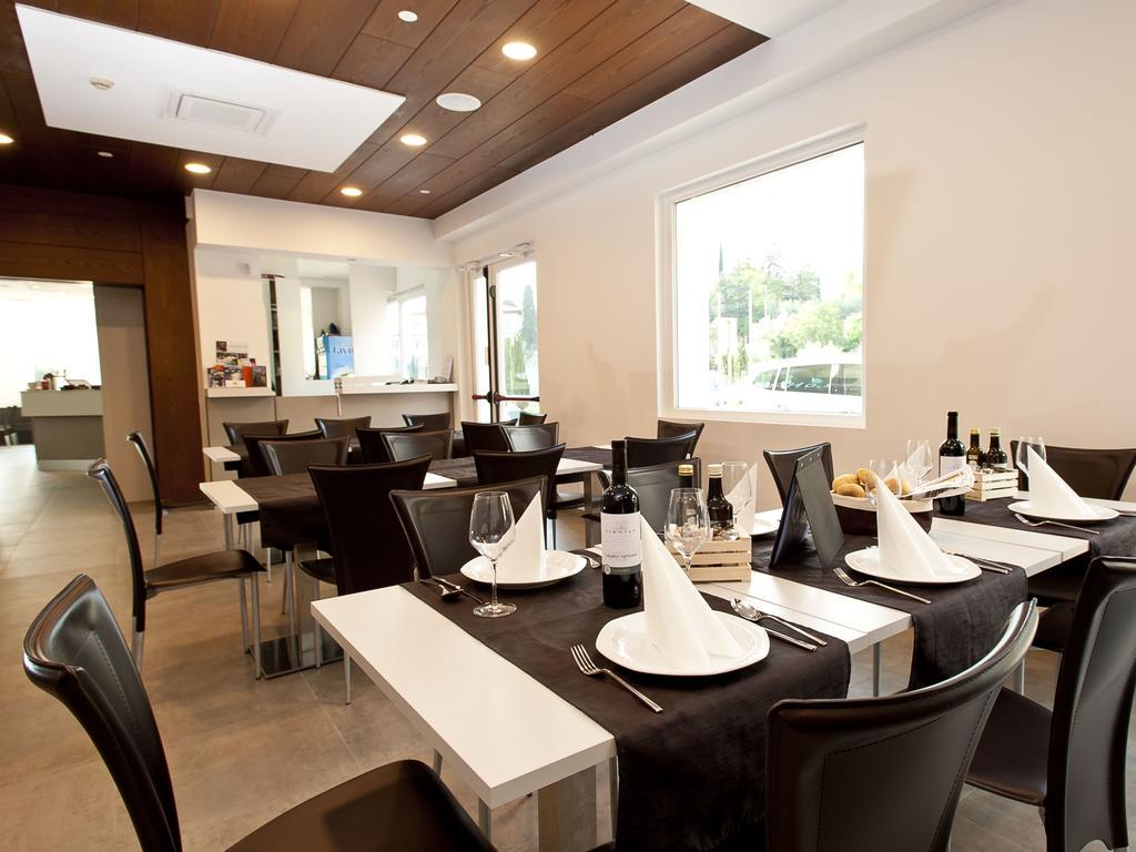 Hotel Rubino Nago-Torbole Ngoại thất bức ảnh