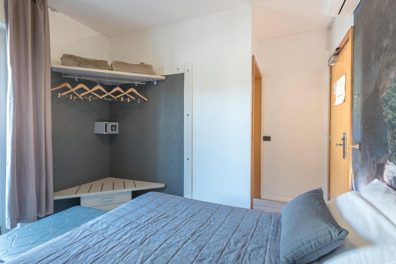 Hotel Rubino Nago-Torbole Ngoại thất bức ảnh