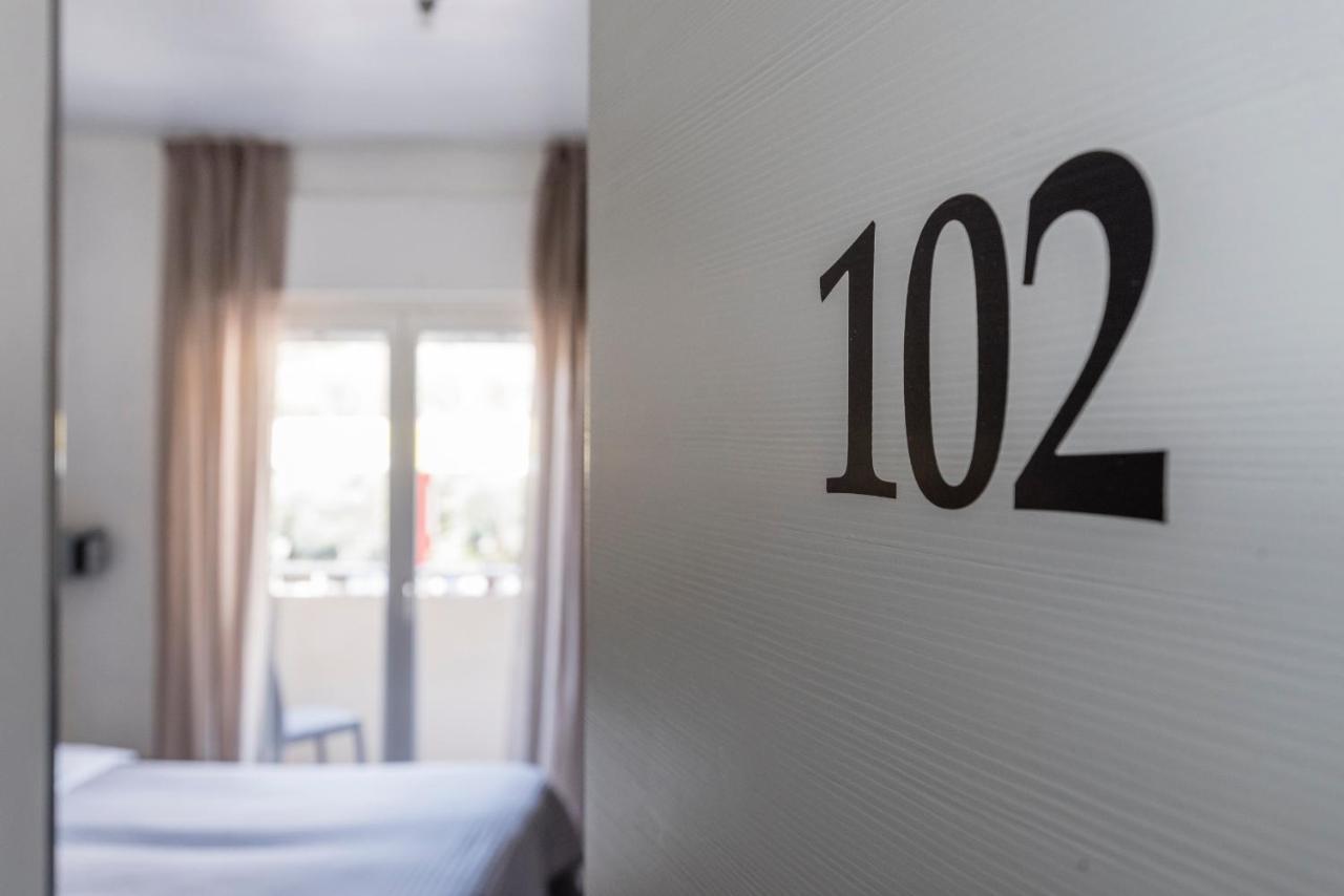 Hotel Rubino Nago-Torbole Ngoại thất bức ảnh