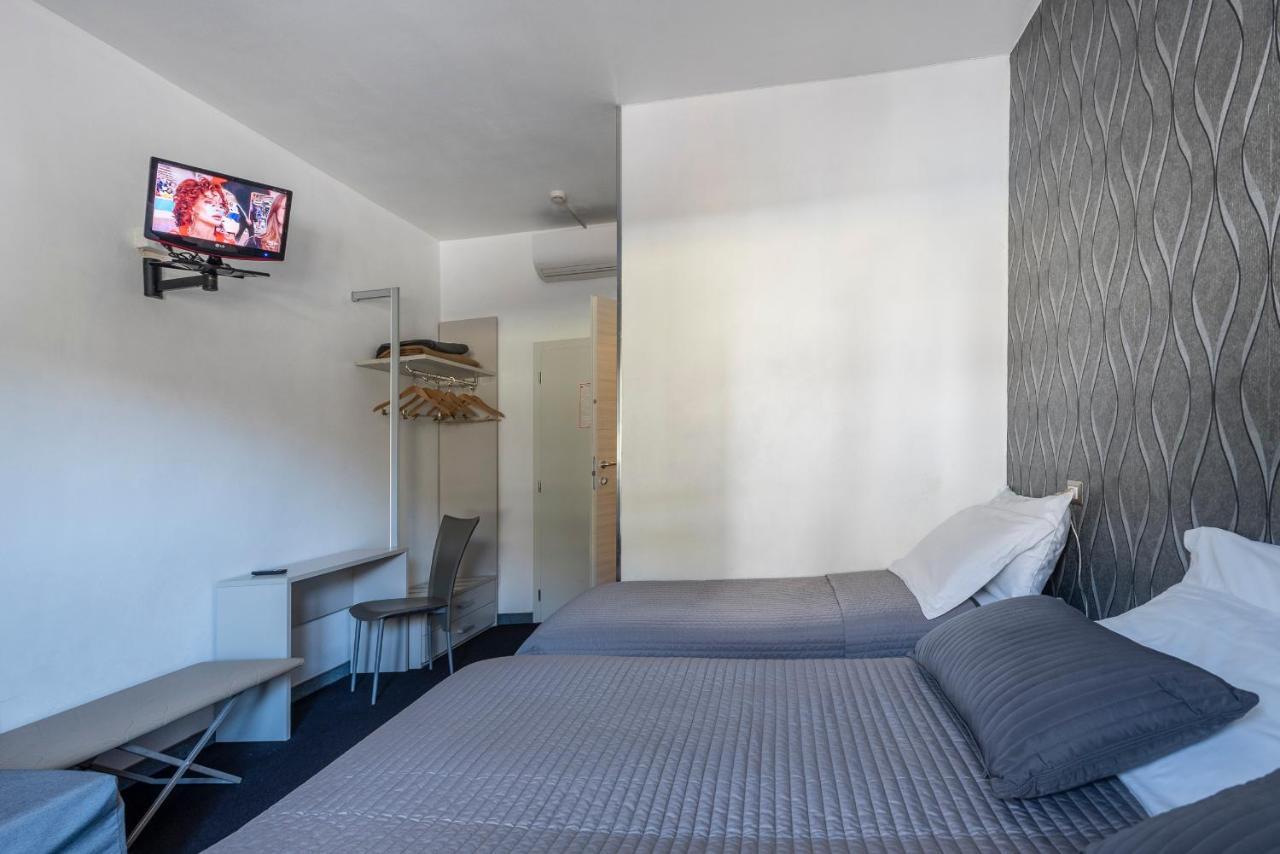 Hotel Rubino Nago-Torbole Ngoại thất bức ảnh