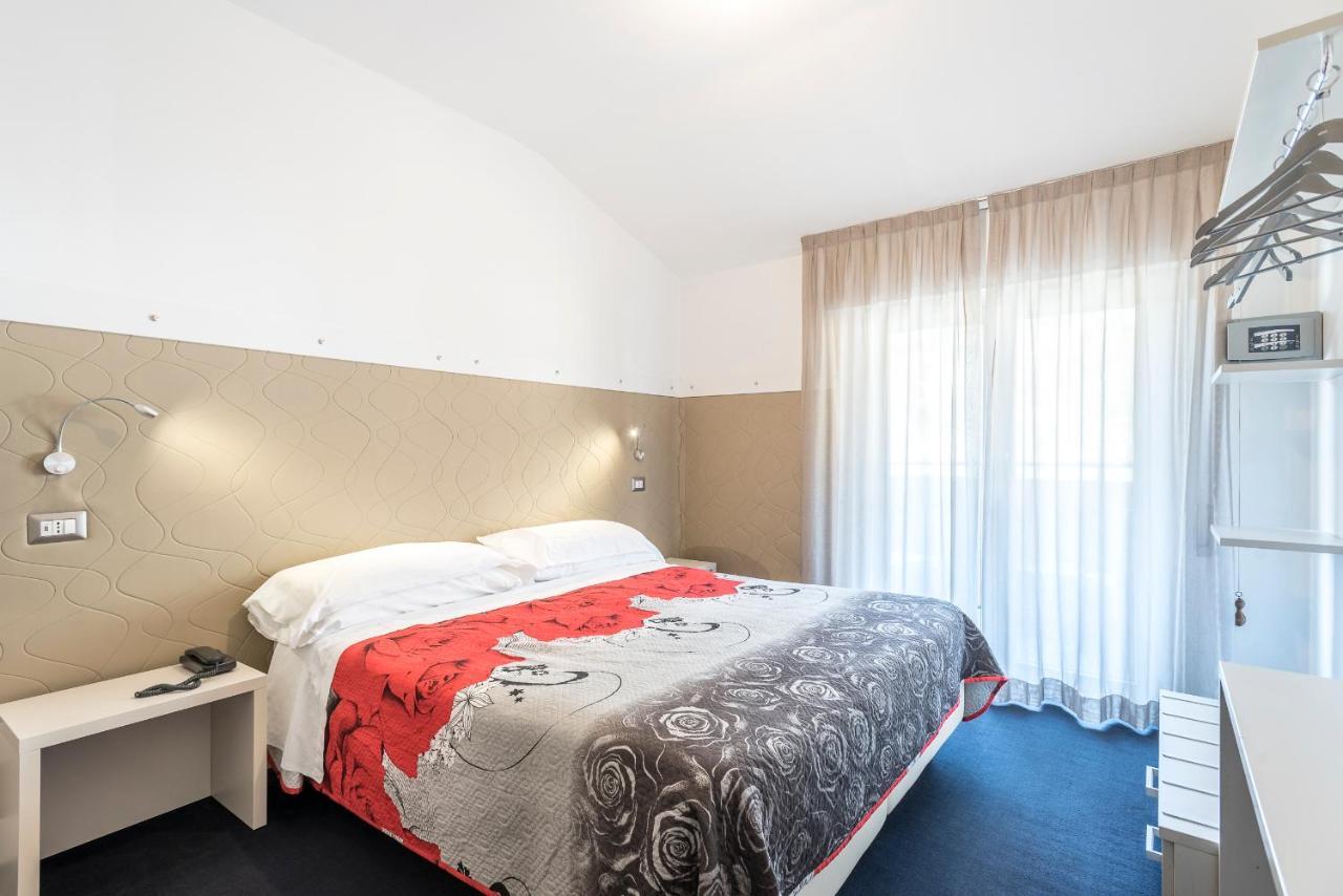 Hotel Rubino Nago-Torbole Ngoại thất bức ảnh