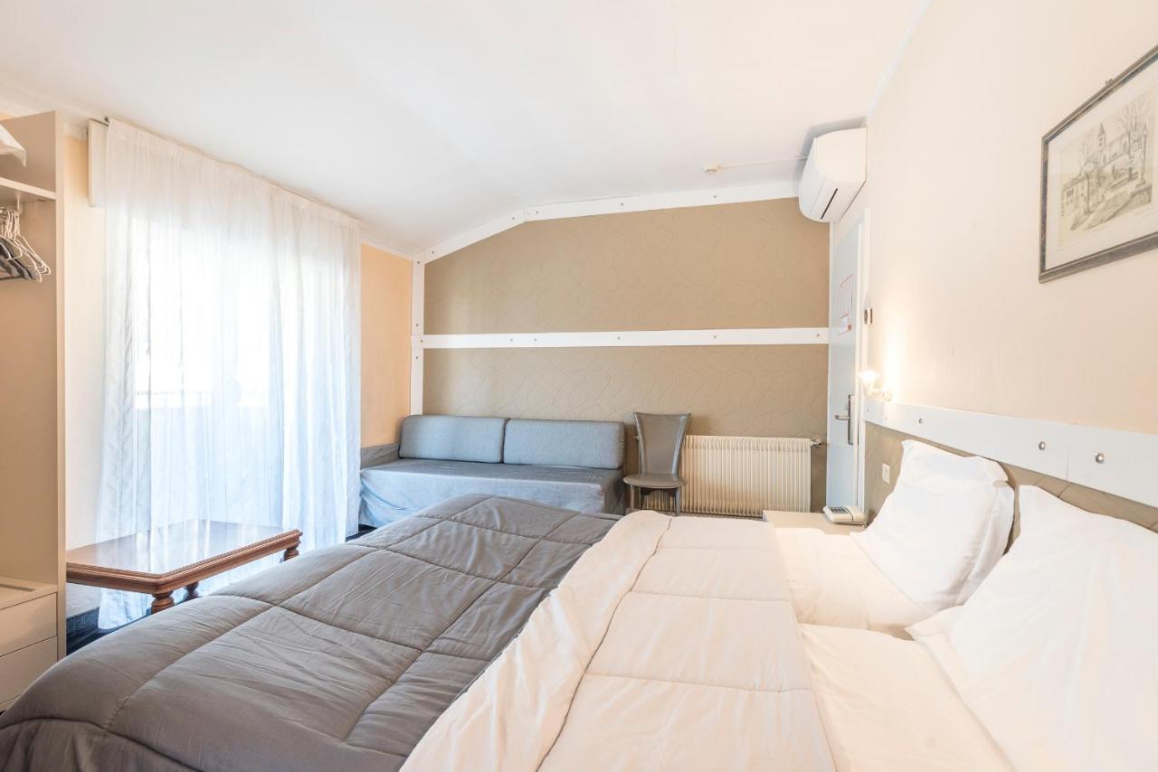 Hotel Rubino Nago-Torbole Ngoại thất bức ảnh